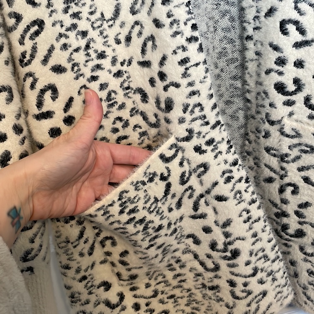 White Leopard Print Cardigan - Picture 4 of 7